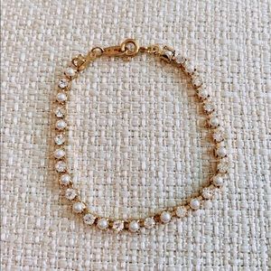 Vintage Avon gold tone rhinestone/pearl bracelet